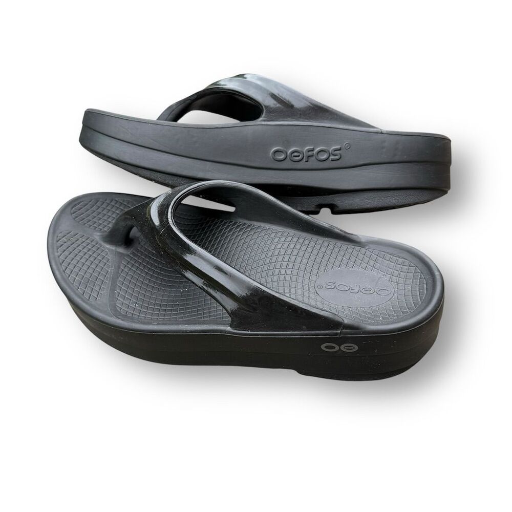 OOFOS Women's Black Comfort Sandals - Picture 7 of 14